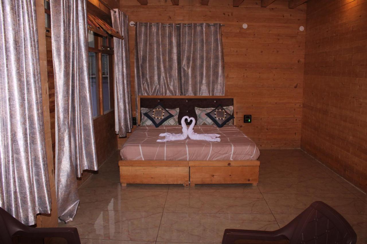 Hotel Mannat Sach Pass Tisa Bagian luar foto