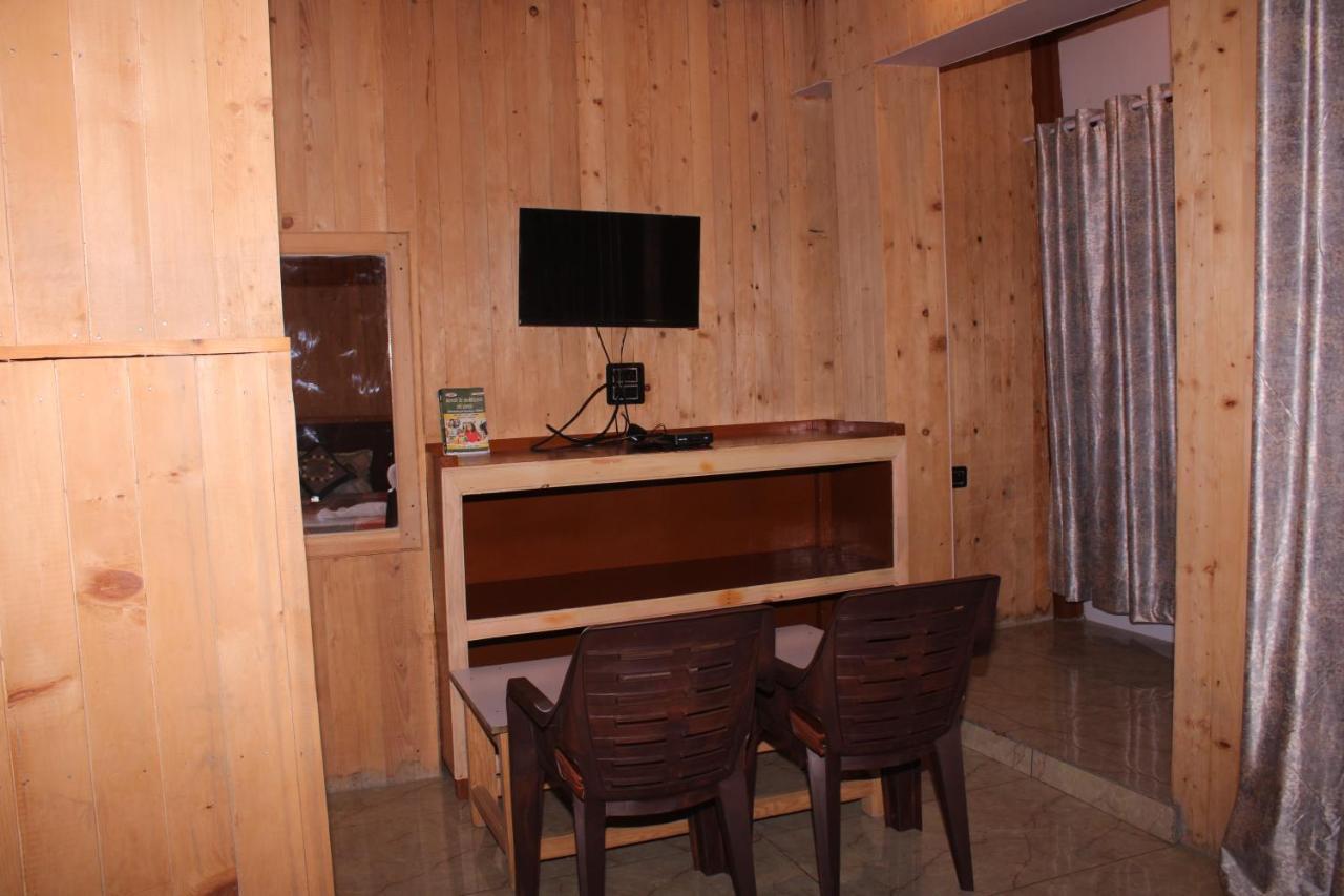 Hotel Mannat Sach Pass Tisa Bagian luar foto